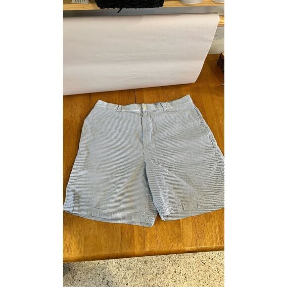 Vineyard & Vines White Blue Pin Stripe Bermuda Golf Shorts Unisex SZ 34 - Picture 1 of 10